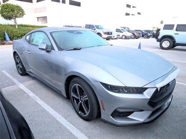 2025 Ford Mustang EcoBoost photo 2