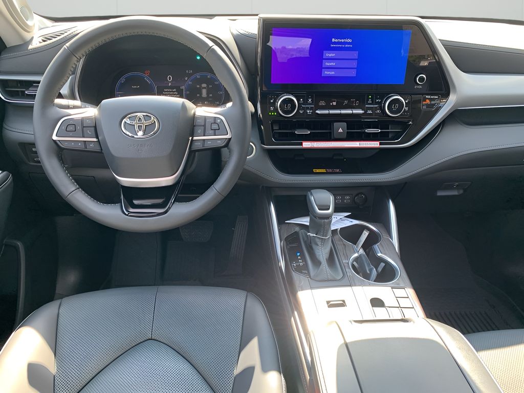2025 Toyota Highlander Platinum photo 15
