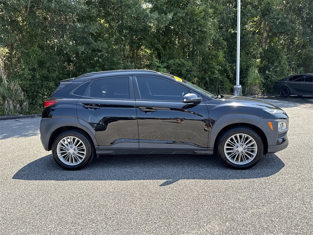 2020 Hyundai Kona SEL Plus photo 2