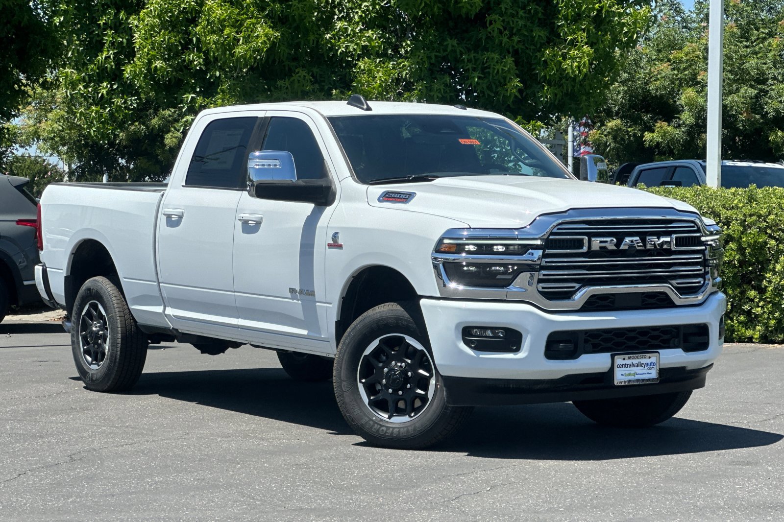 2025 Ram 2500 Laramie photo 2