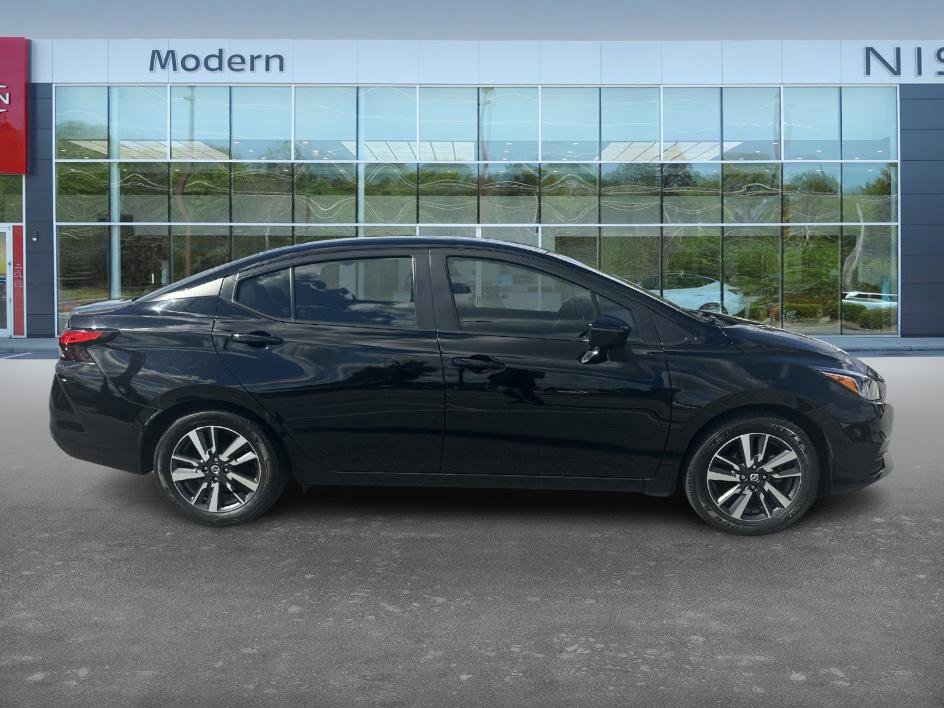 2021 Nissan Versa SV photo 4