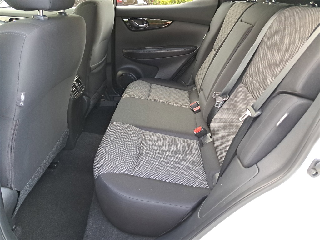 2021 Nissan Rogue Sport SV photo 10
