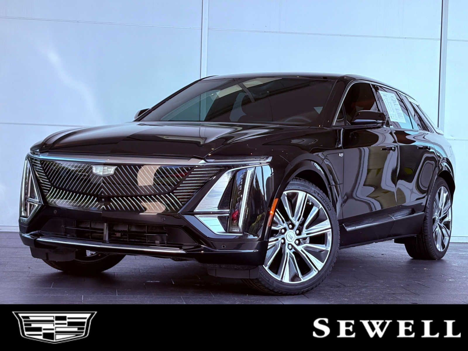 2024 Cadillac LYRIQ Luxury 3's photo