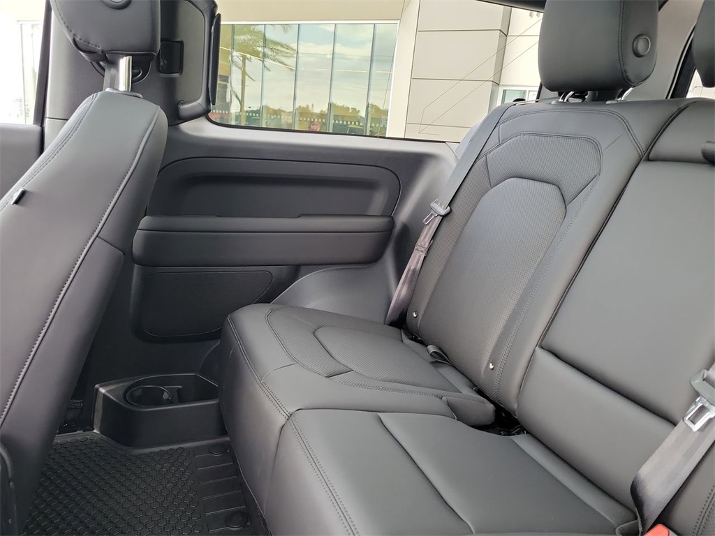 2025 Land Rover Defender 90 S photo 14