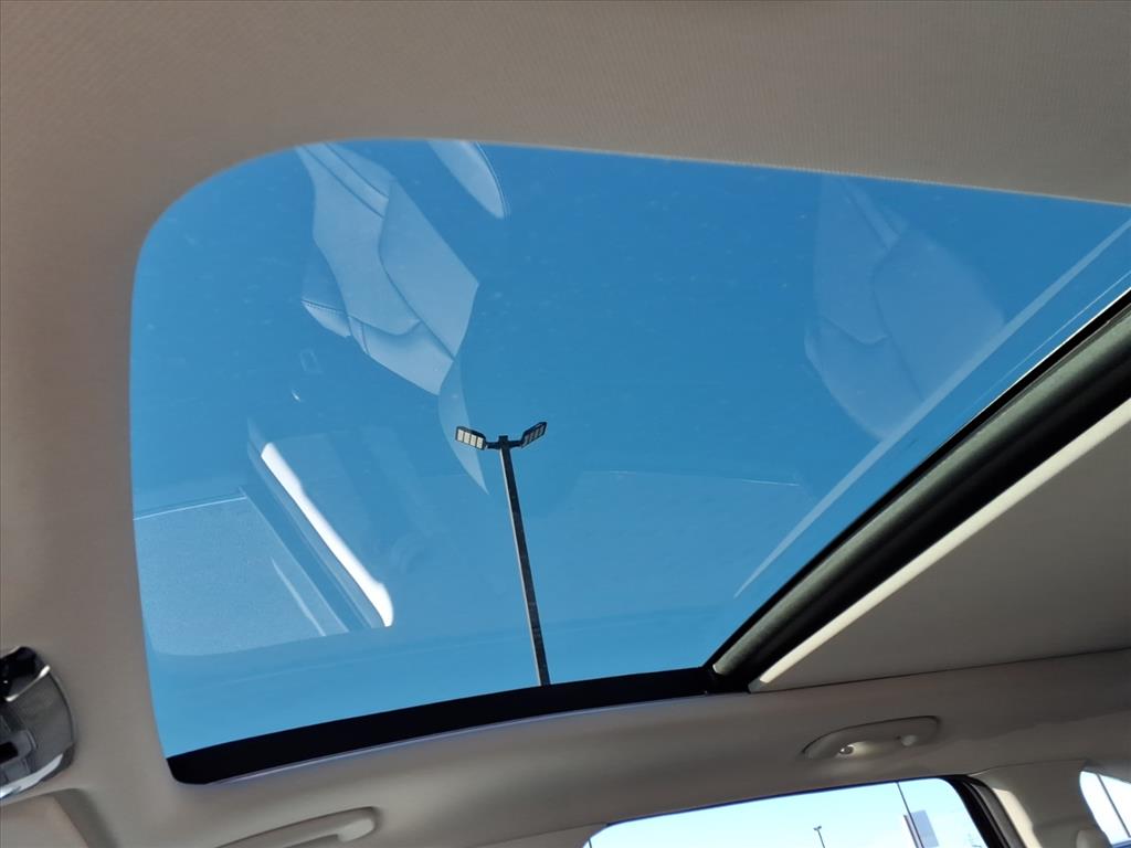 2024 Kia Sorento SX photo 3