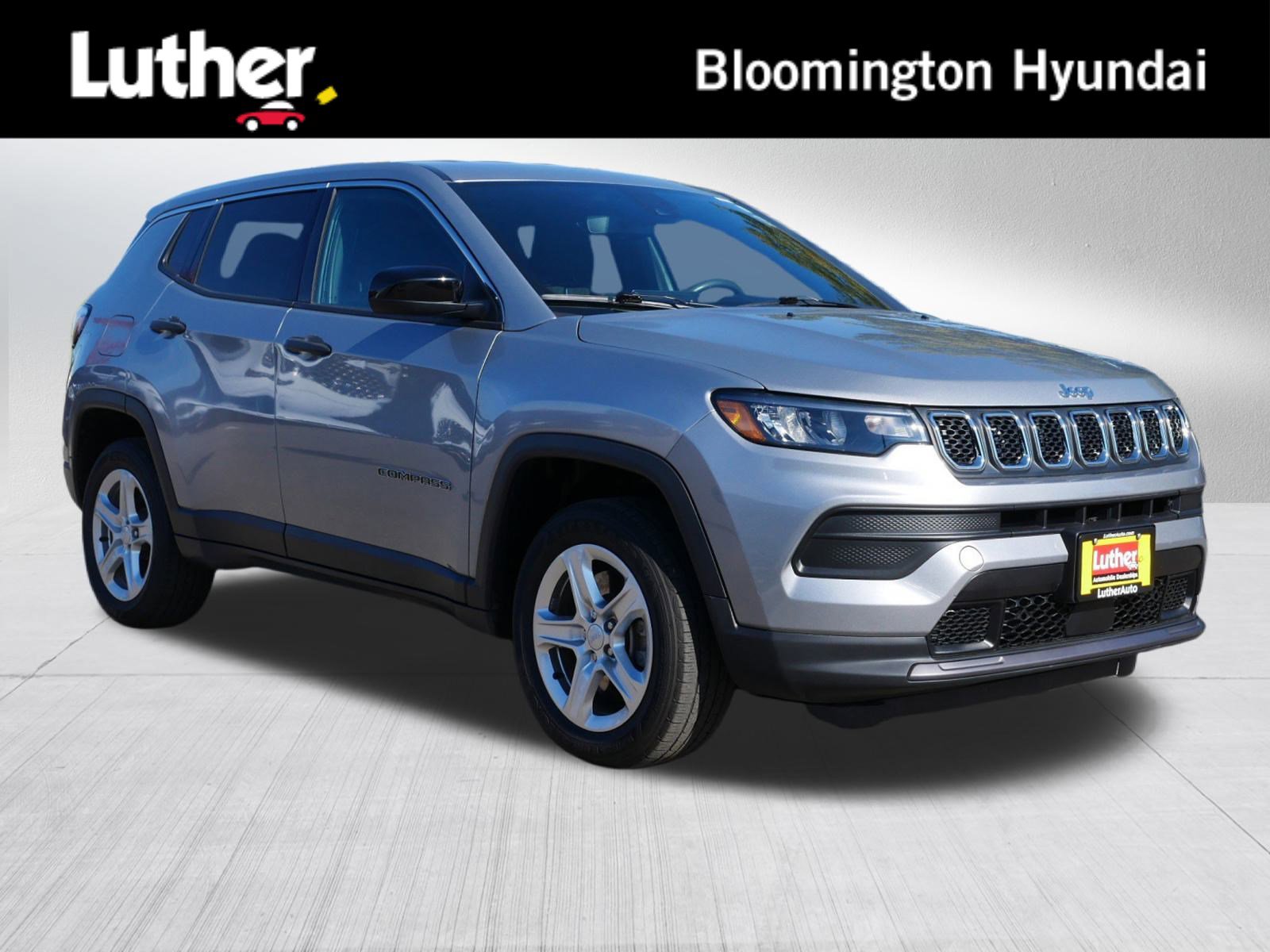 2023 Jeep Compass Sport's photo