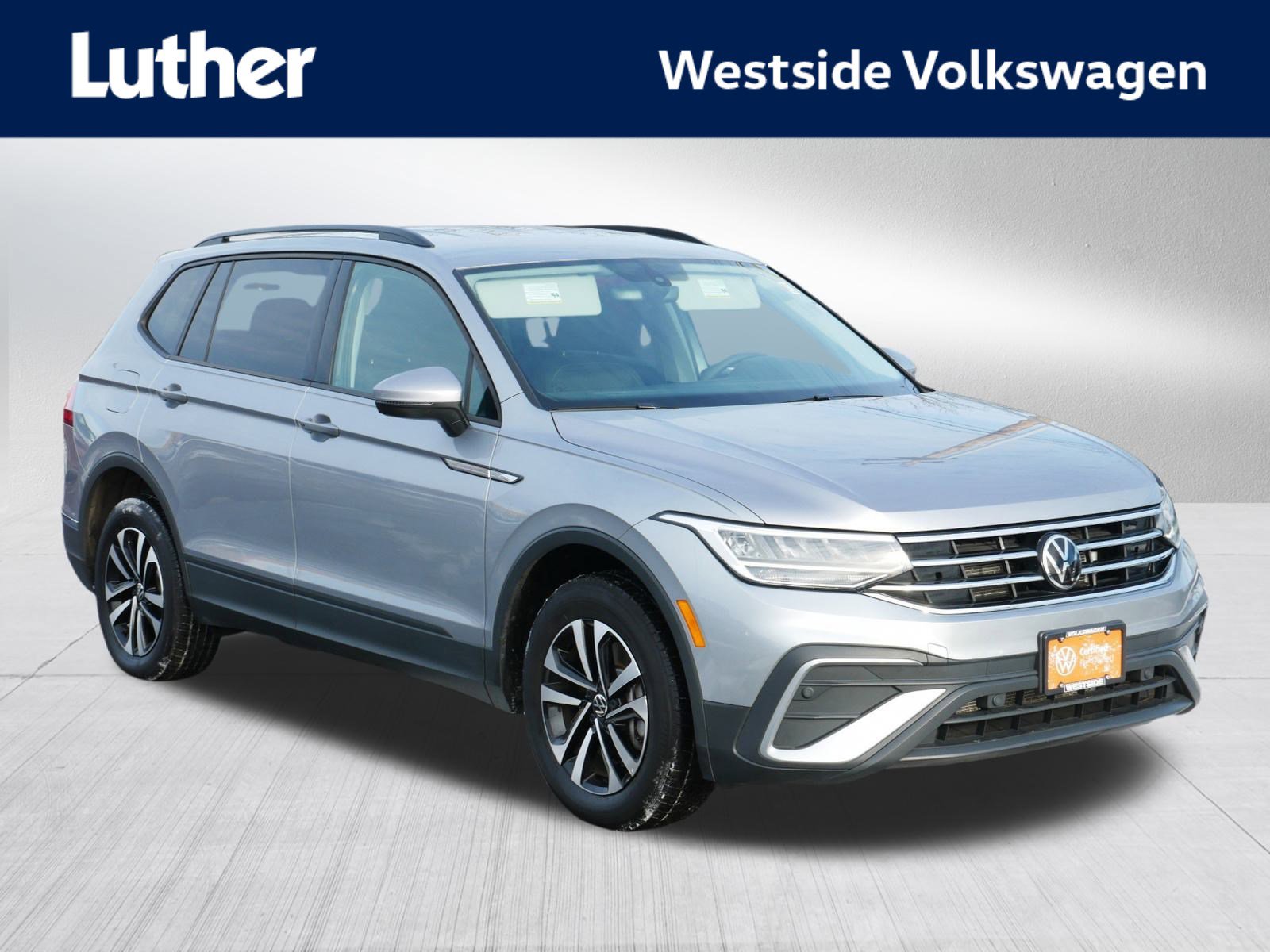 2023 Volkswagen Tiguan S's photo