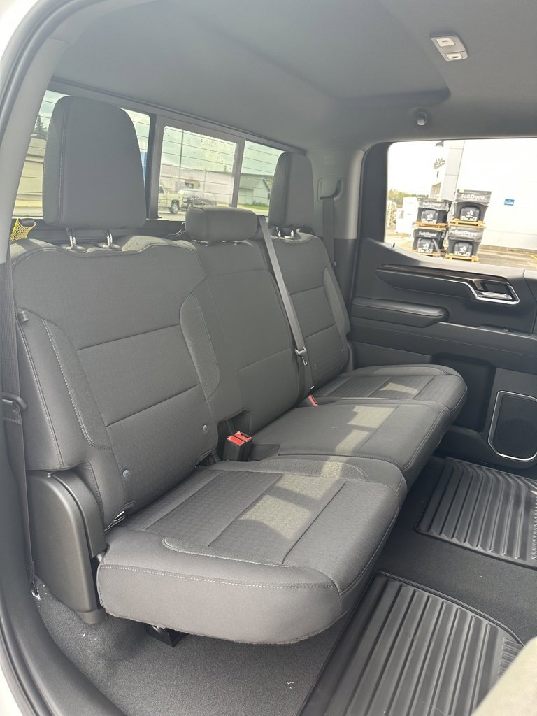 2024 Chevrolet Silverado 1500 RST photo 4