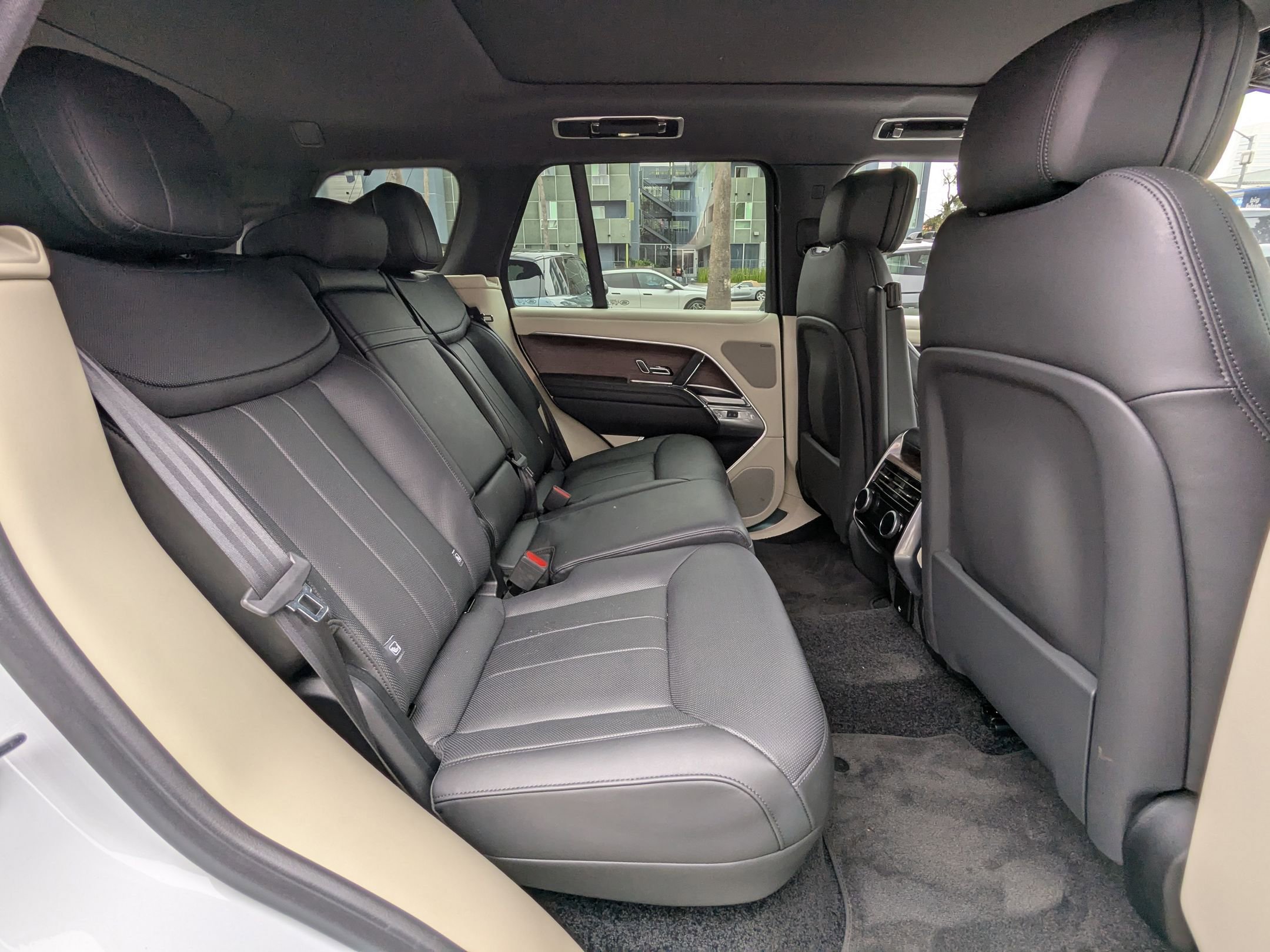 2024 Land Rover Range Rover SE photo 20