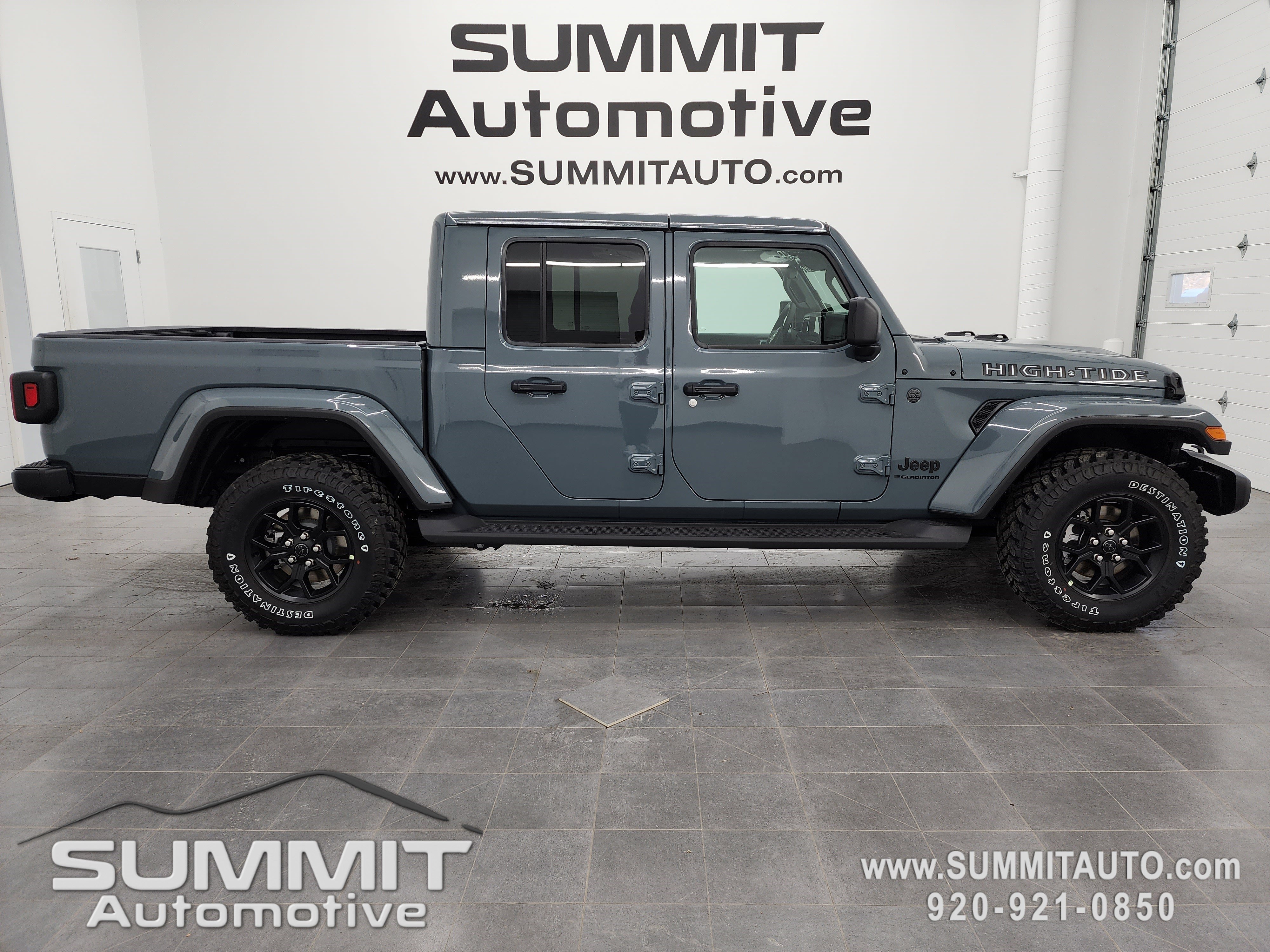 2025 Jeep Gladiator High Tide's photo