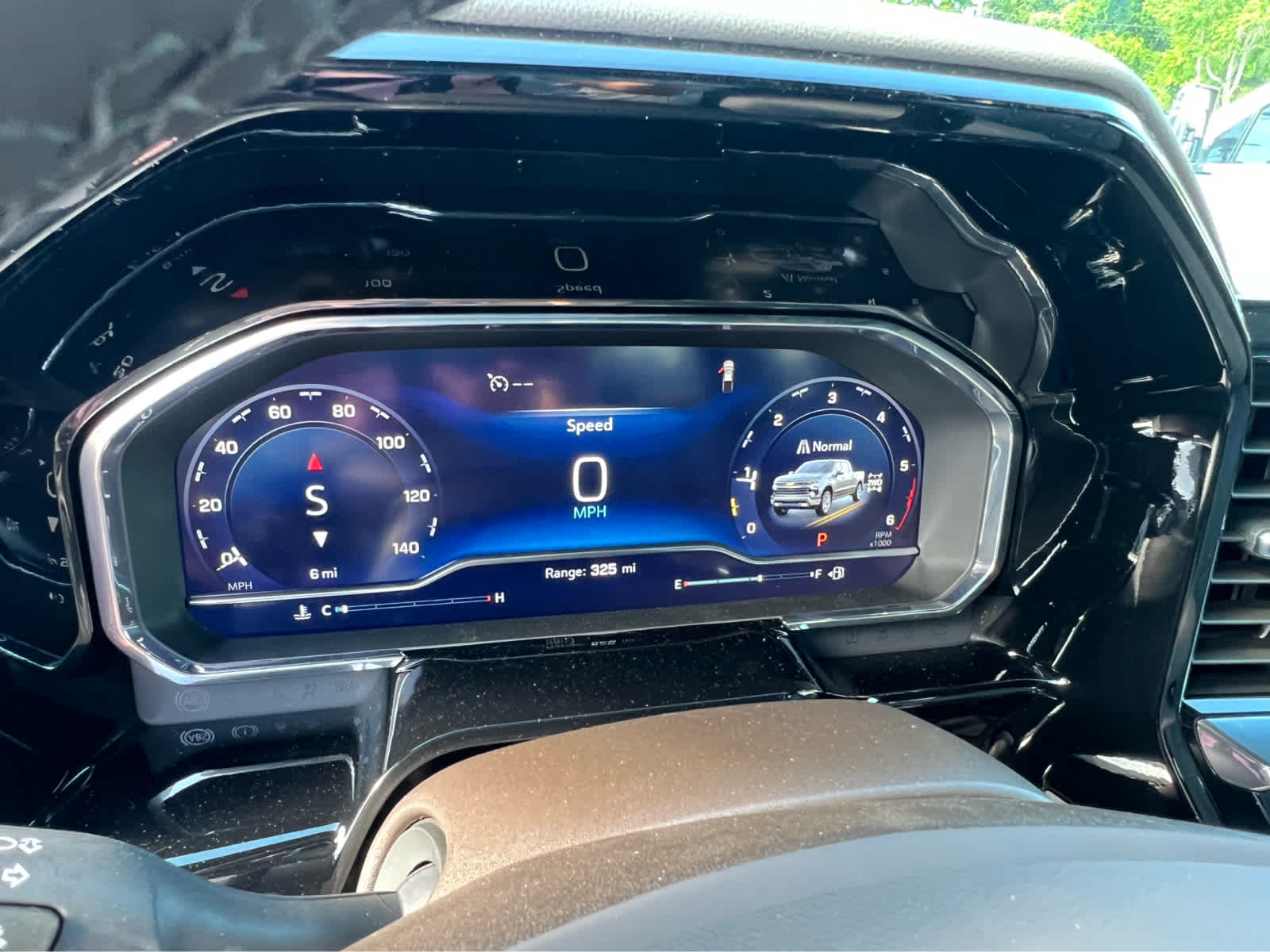 2025 Chevrolet Silverado 1500 LTZ photo 13