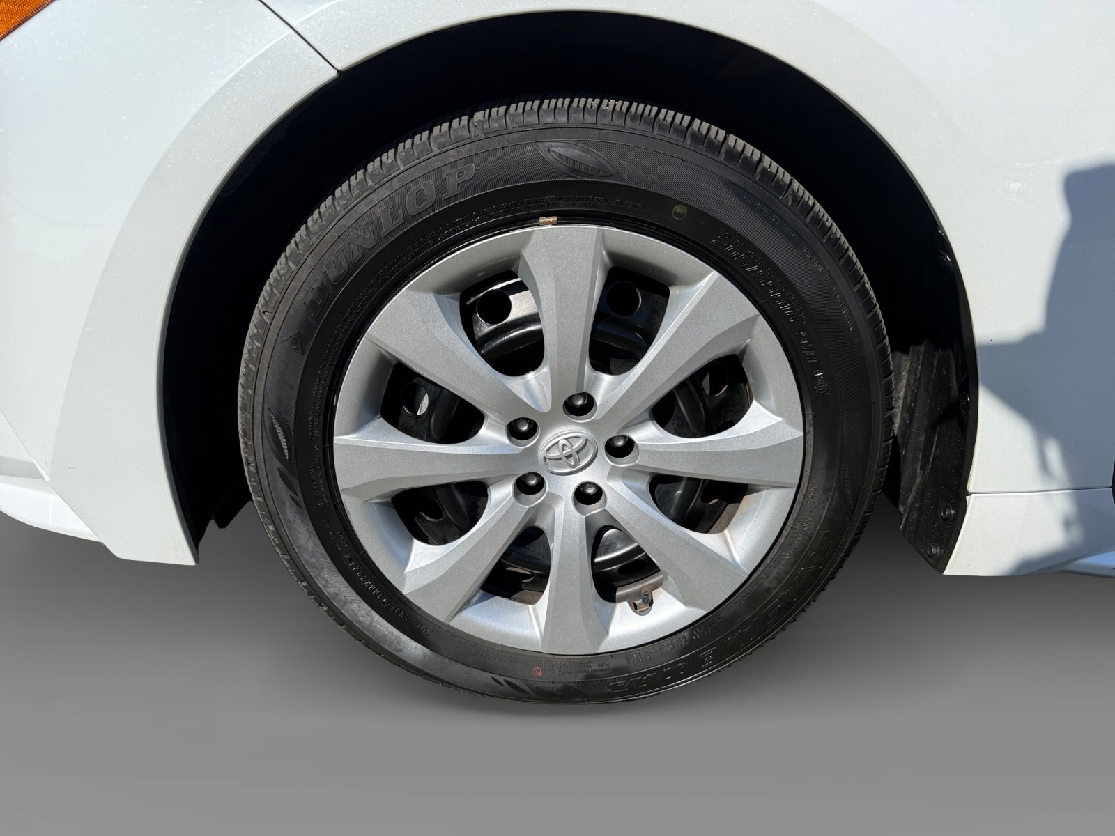 2024 Toyota Corolla LE photo 9