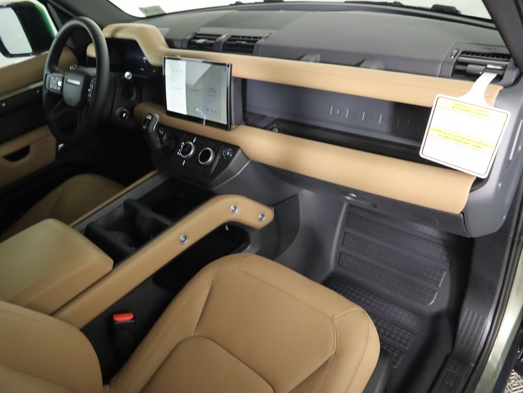 2025 Land Rover Defender 110 S photo 18