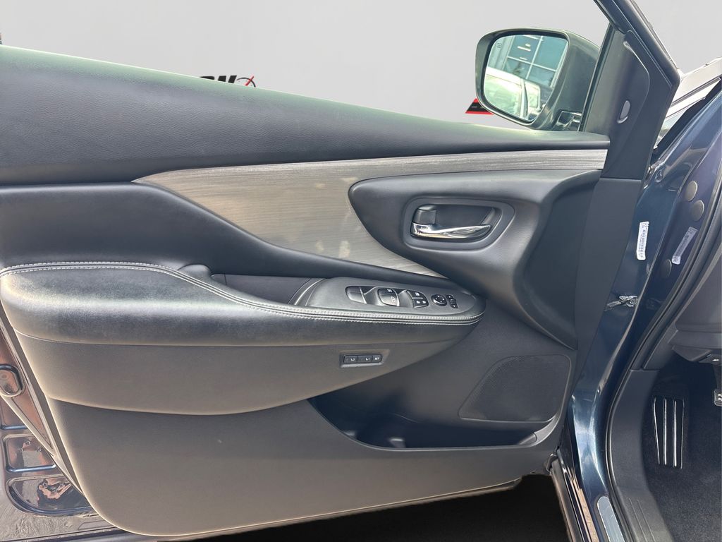 2017 Nissan Murano SL photo 21