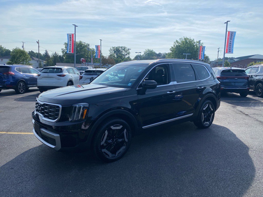 2023 Kia Telluride S photo 3