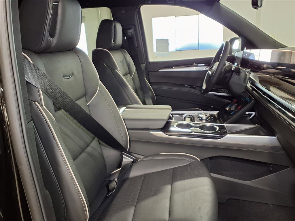 2026 Cadillac Escalade Sport photo 2