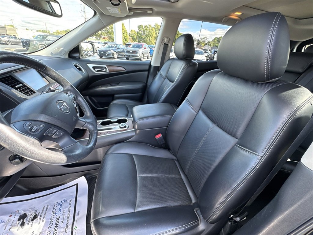 2019 Nissan Pathfinder Platinum photo 10