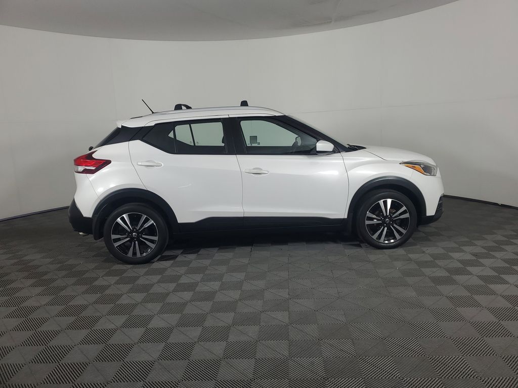 2019 Nissan Kicks SV photo 3