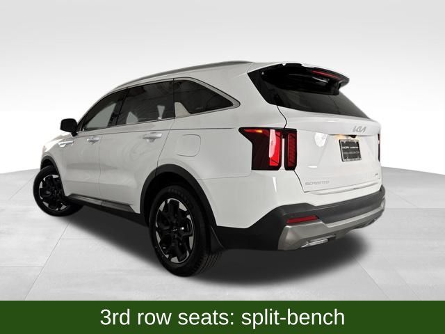 2024 Kia Sorento S photo 5