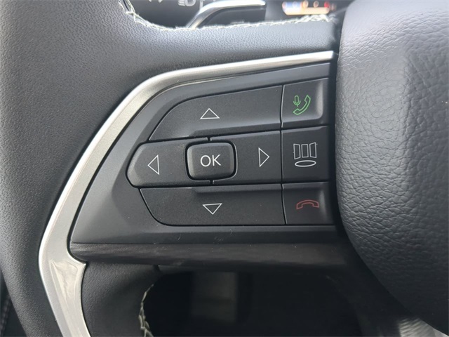 2025 Jeep Grand Cherokee Laredo Altitude photo 27