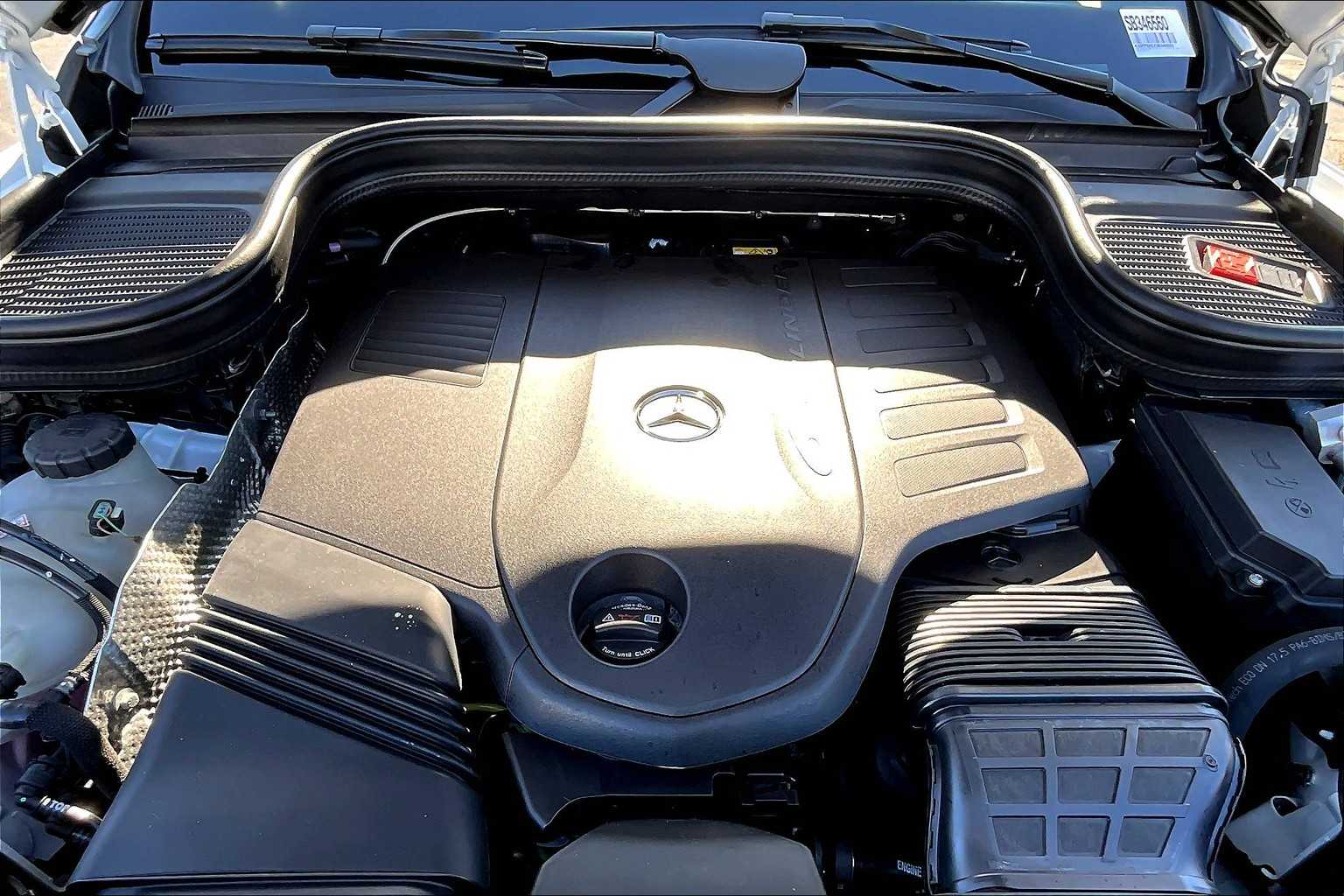 2025 Mercedes Benz GLS 450 4MATIC photo 15