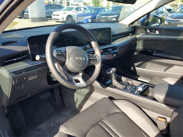 2025 Kia K5 EX photo 8