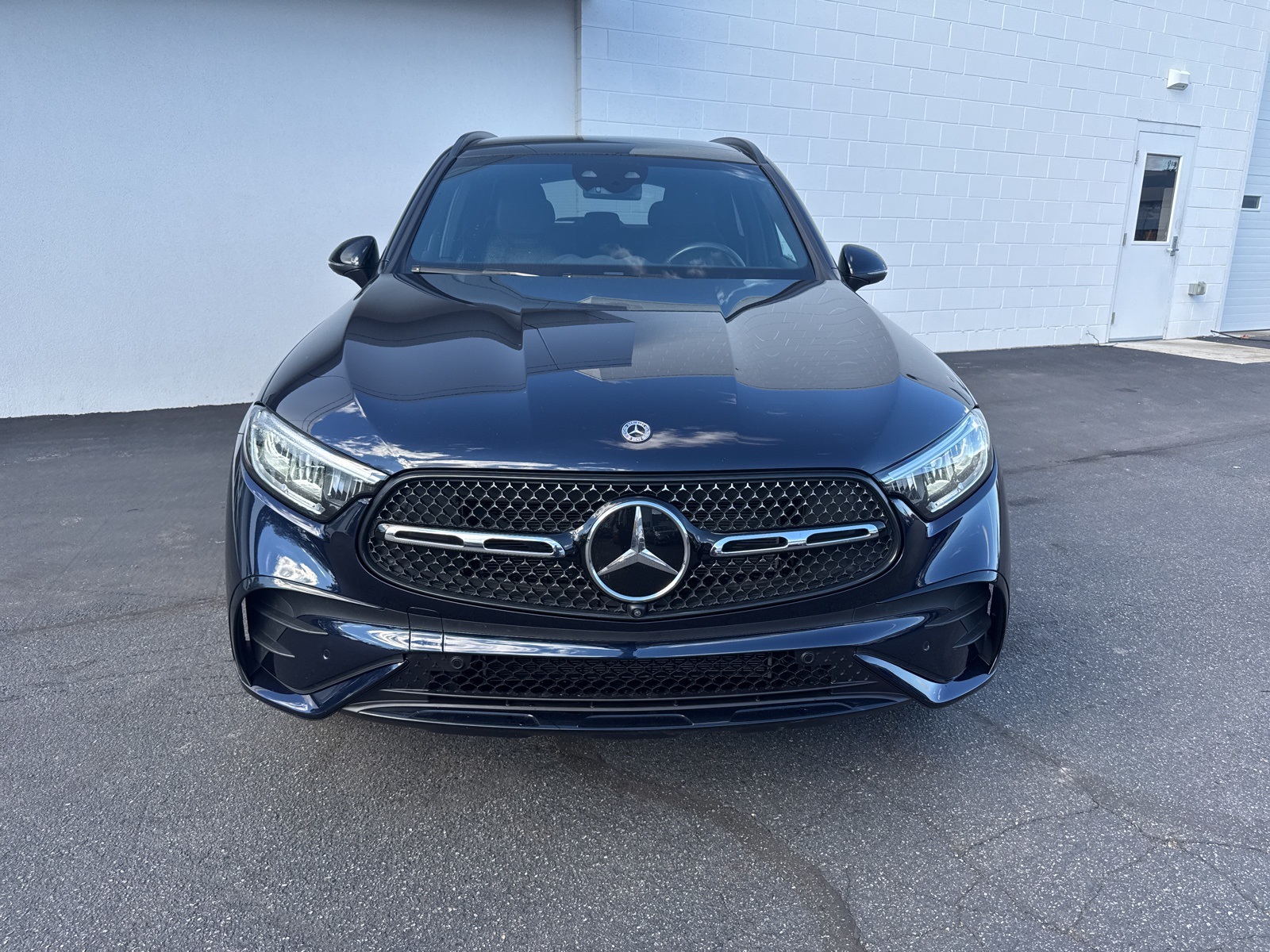 2024 Mercedes Benz GLC 300 4MATIC photo 2