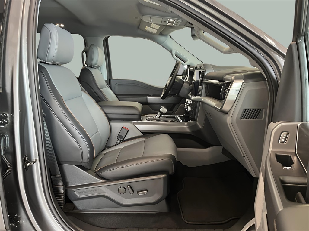 2025 Ford F-150 Lariat photo 23