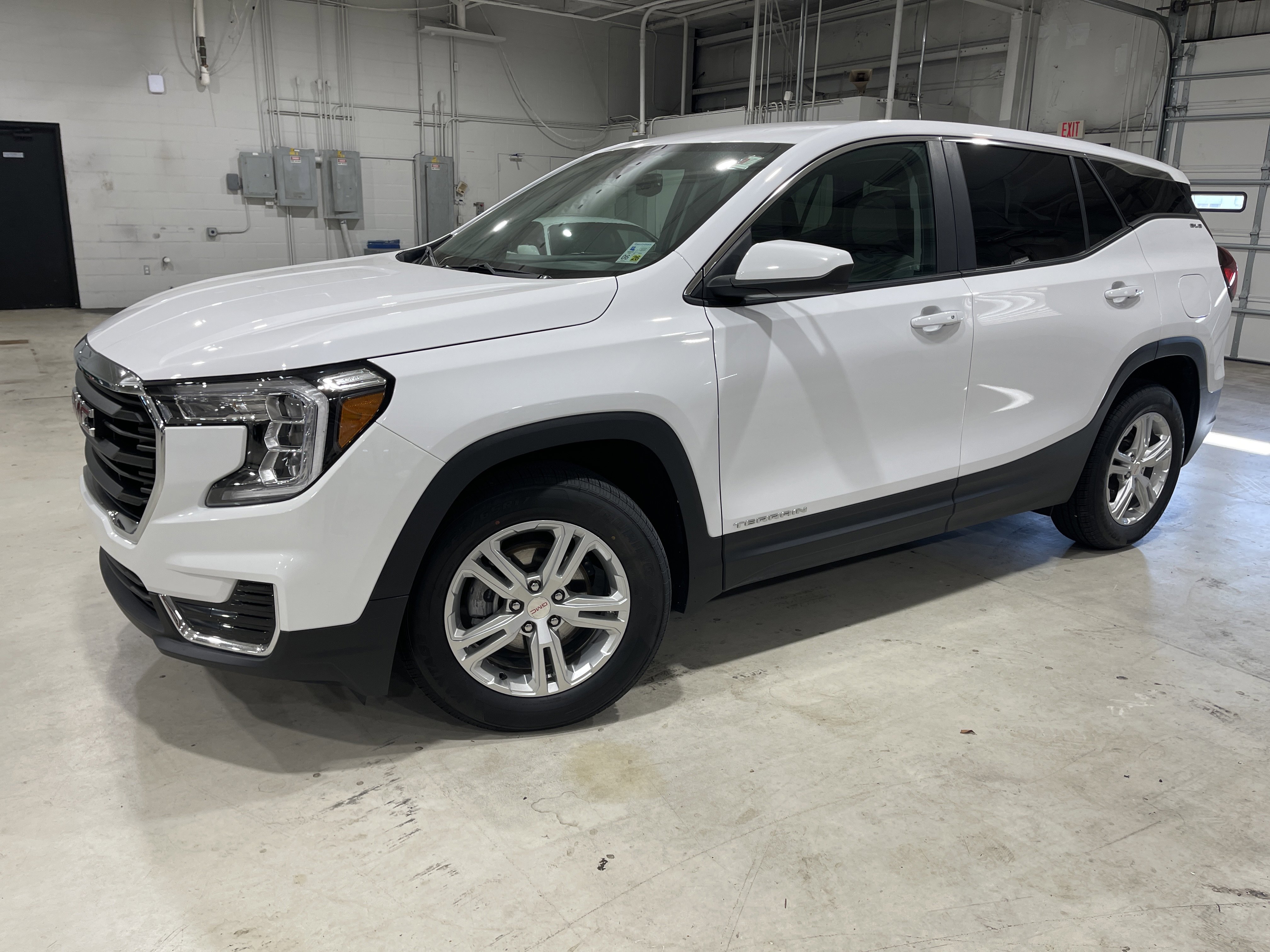 2024 GMC Terrain SLE's photo