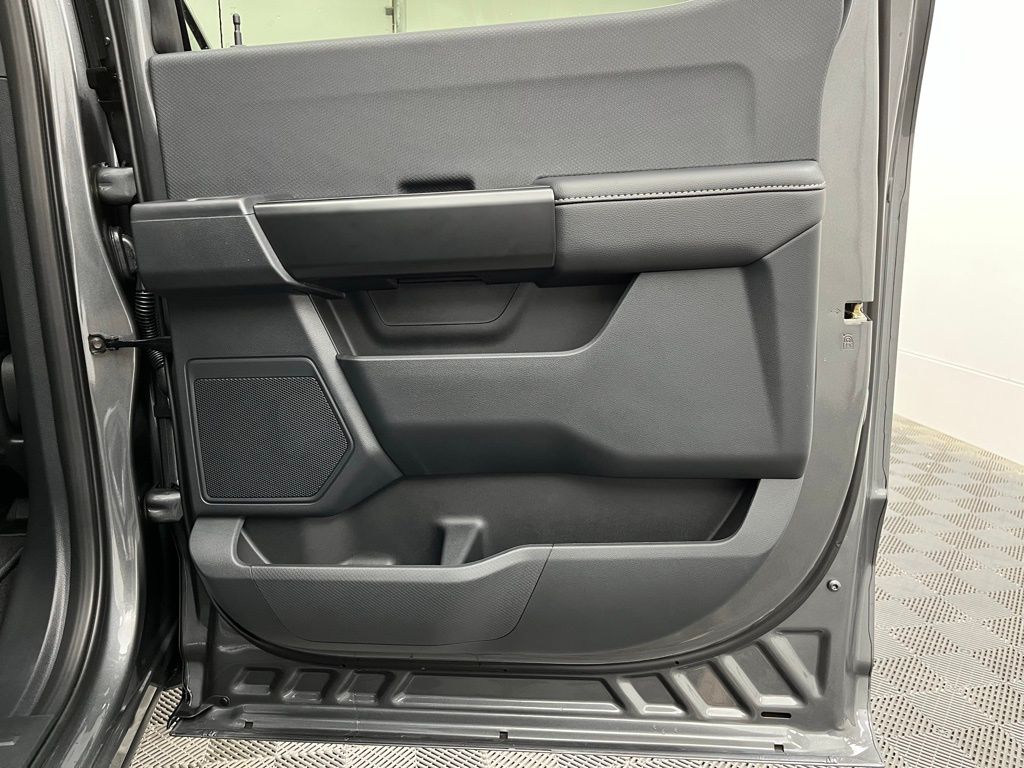 2025 Ford F-150 STX photo 13