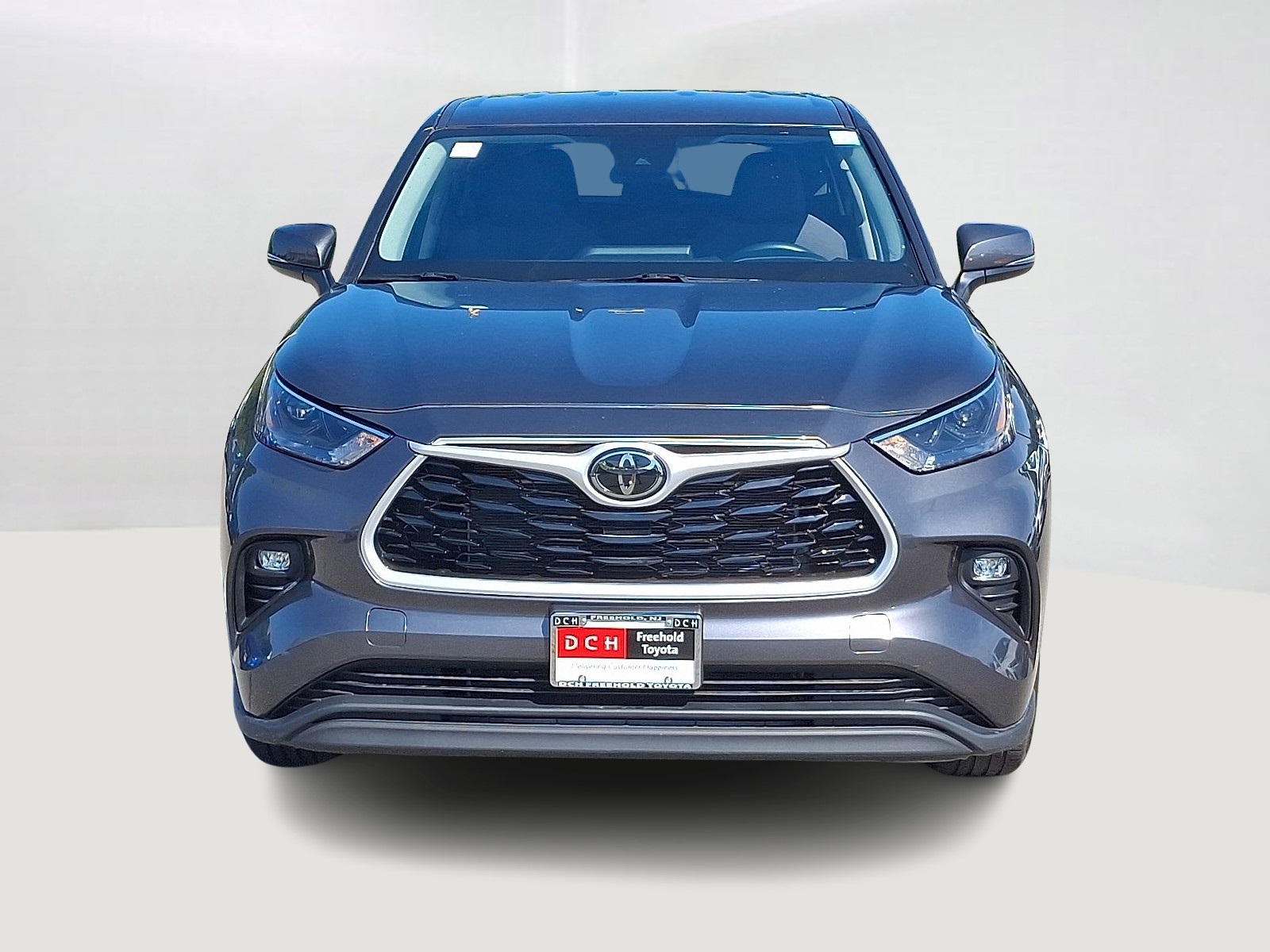 2024 Toyota Highlander LE photo 2