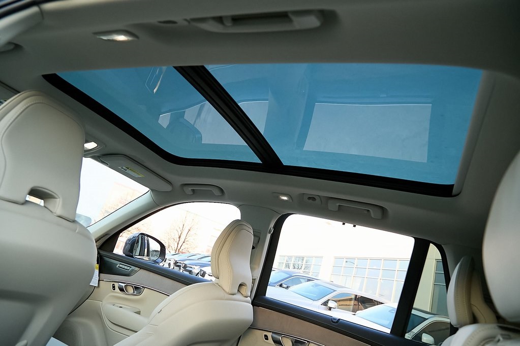2026 VOLVO XC90 - Image 22
