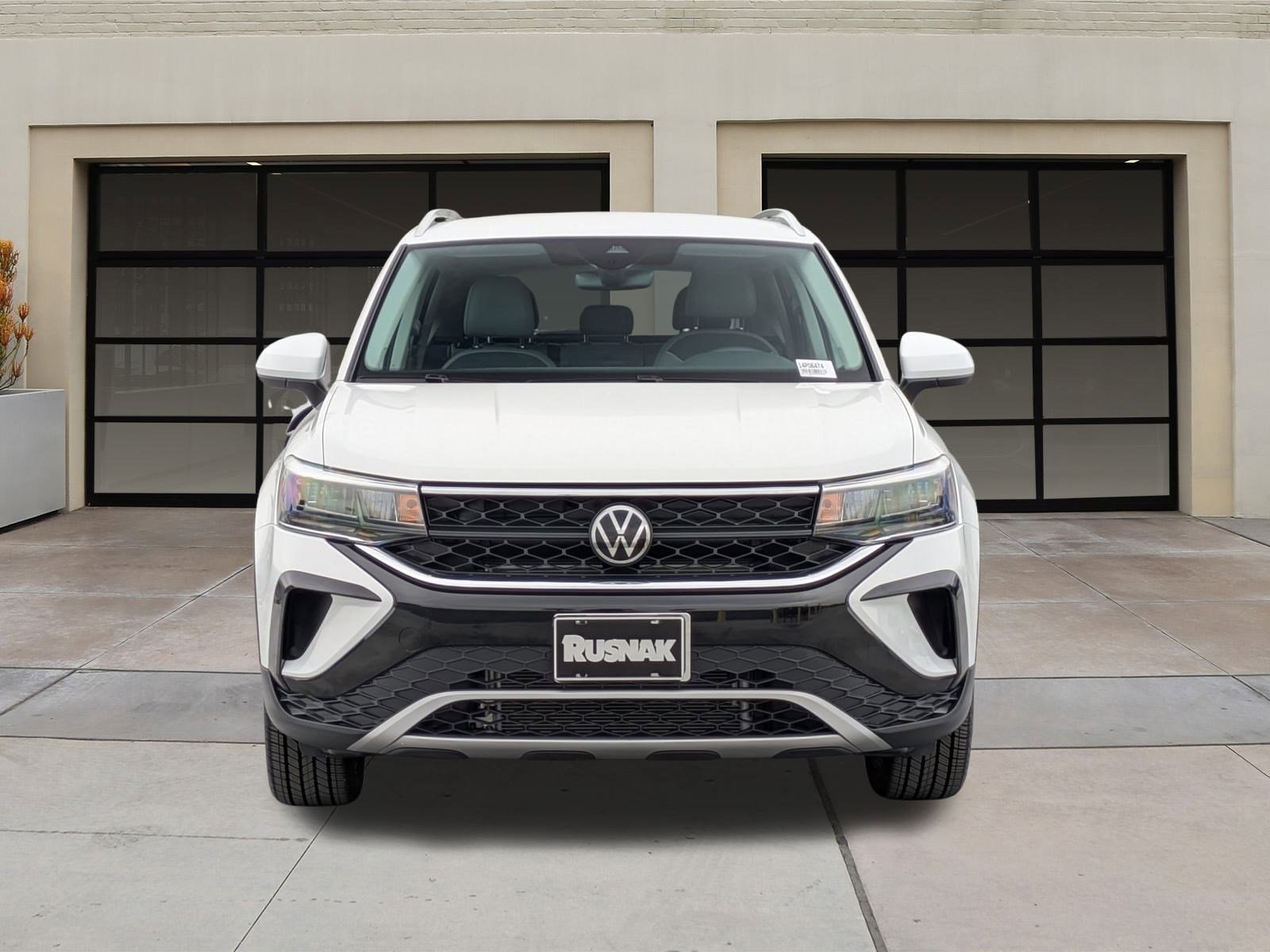 2023 Volkswagen Taos SE photo 4