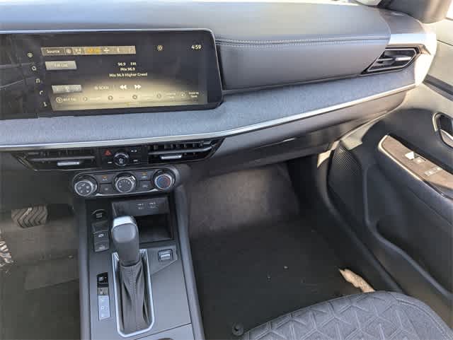 2025 Nissan Kicks SV photo 16