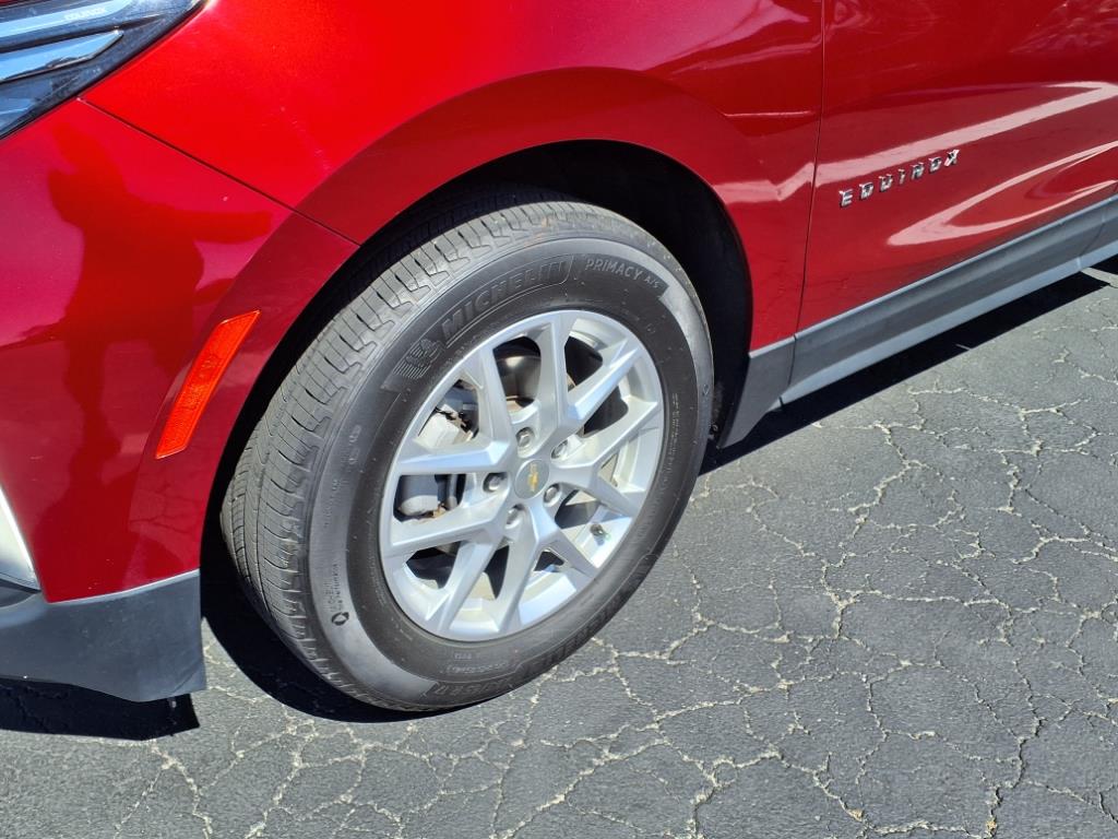 2023 Chevrolet Equinox LT photo 3