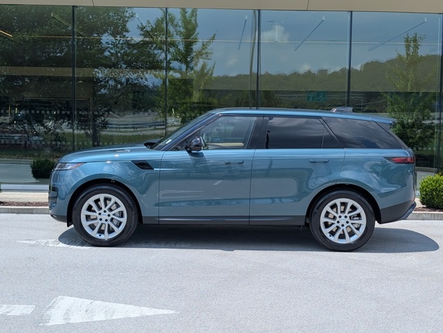 2025 Land Rover Range Rover Sport SE photo 2