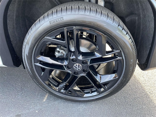 2025 Volkswagen Tiguan SE R-Line Black photo 9