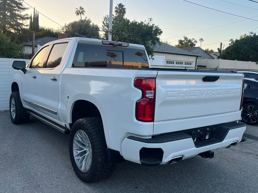 2024 Chevrolet Silverado 1500 High Country photo 4