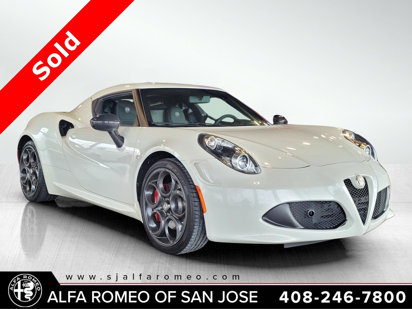 2015 Alfa Romeo 4C Launch Edition's photo