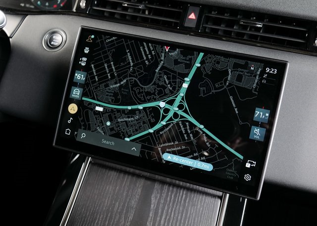 2026 Land Rover Range Rover Evoque Dynamic SE photo 11