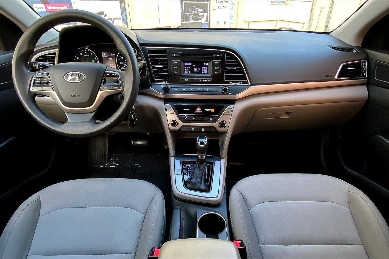 2018 Hyundai Elantra SE photo 13