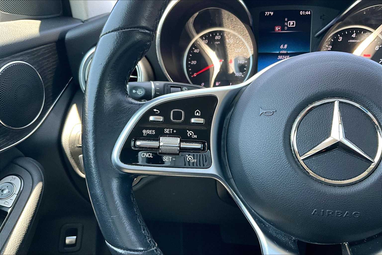 2022 Mercedes Benz GLC 300 photo 23