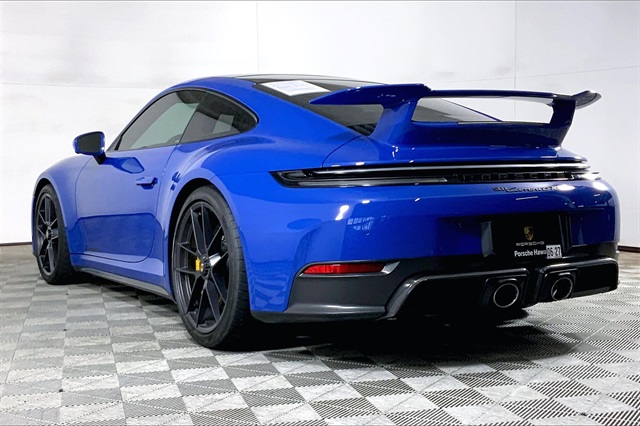 2025 Porsche 911 GTS photo 3