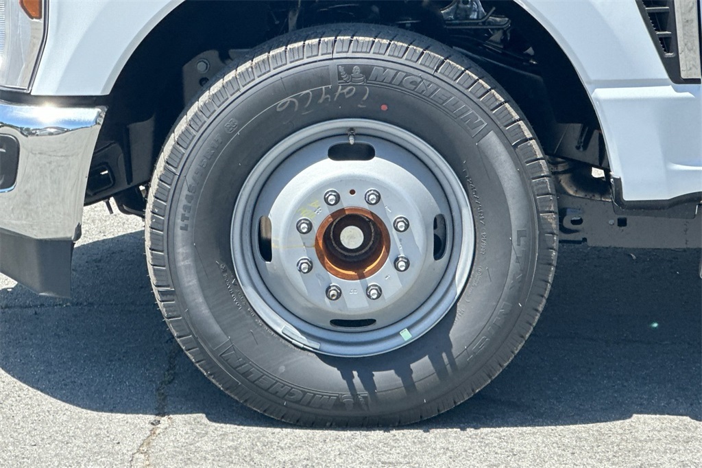 2025 Ford F-350 photo 22