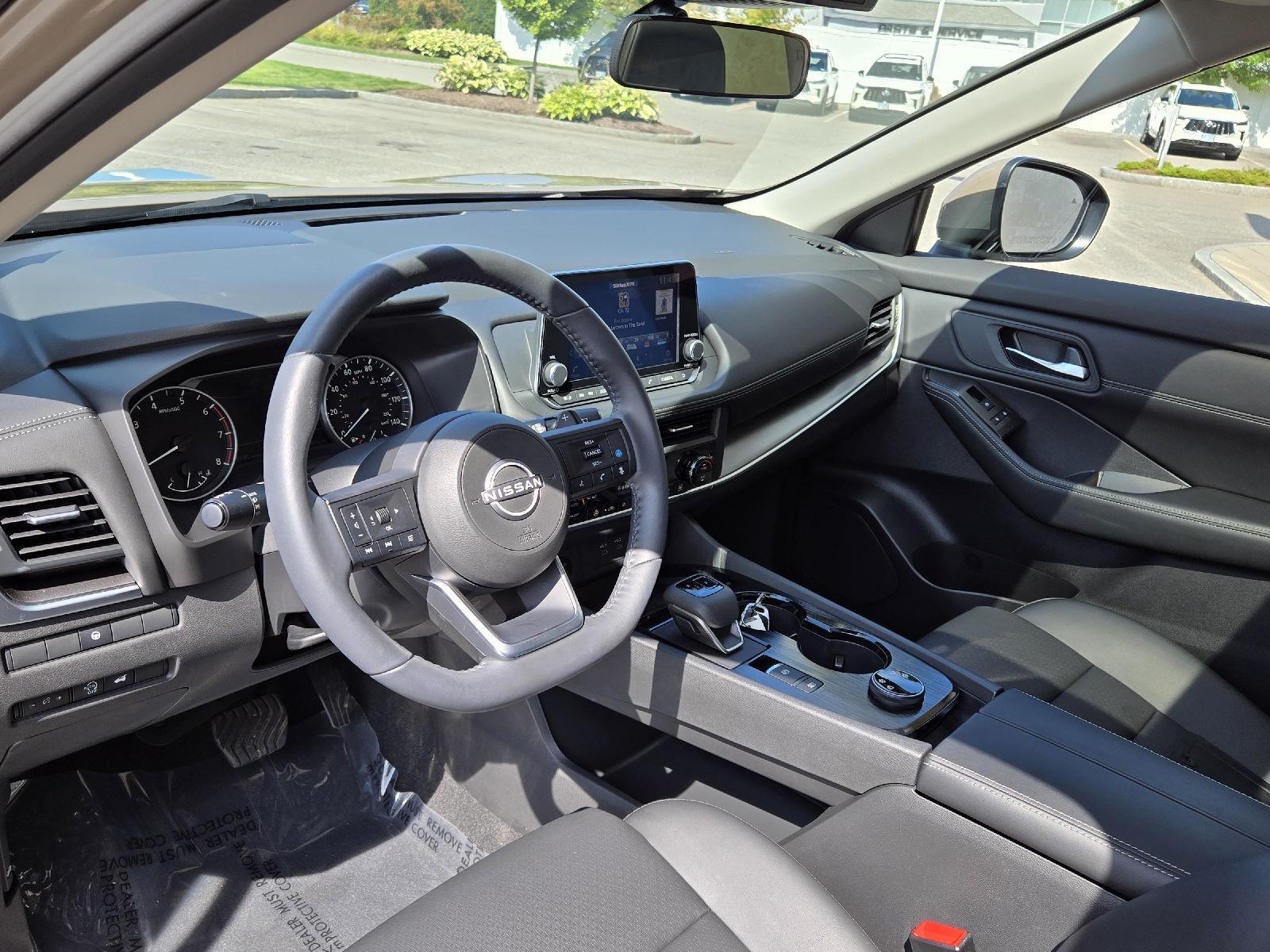 2024 Nissan Rogue SV photo 4
