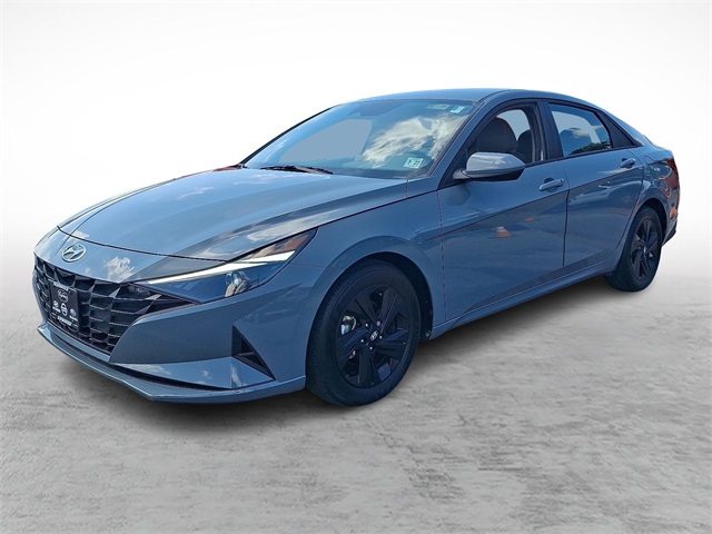 2023 Hyundai Elantra SEL photo 5