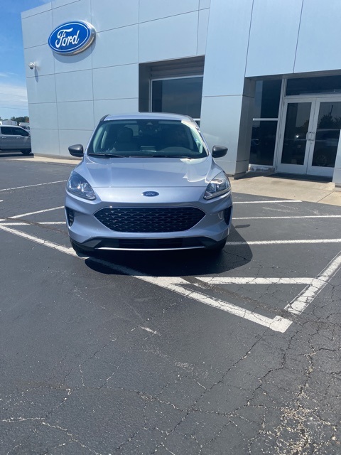 2022 Ford Escape SE photo 2