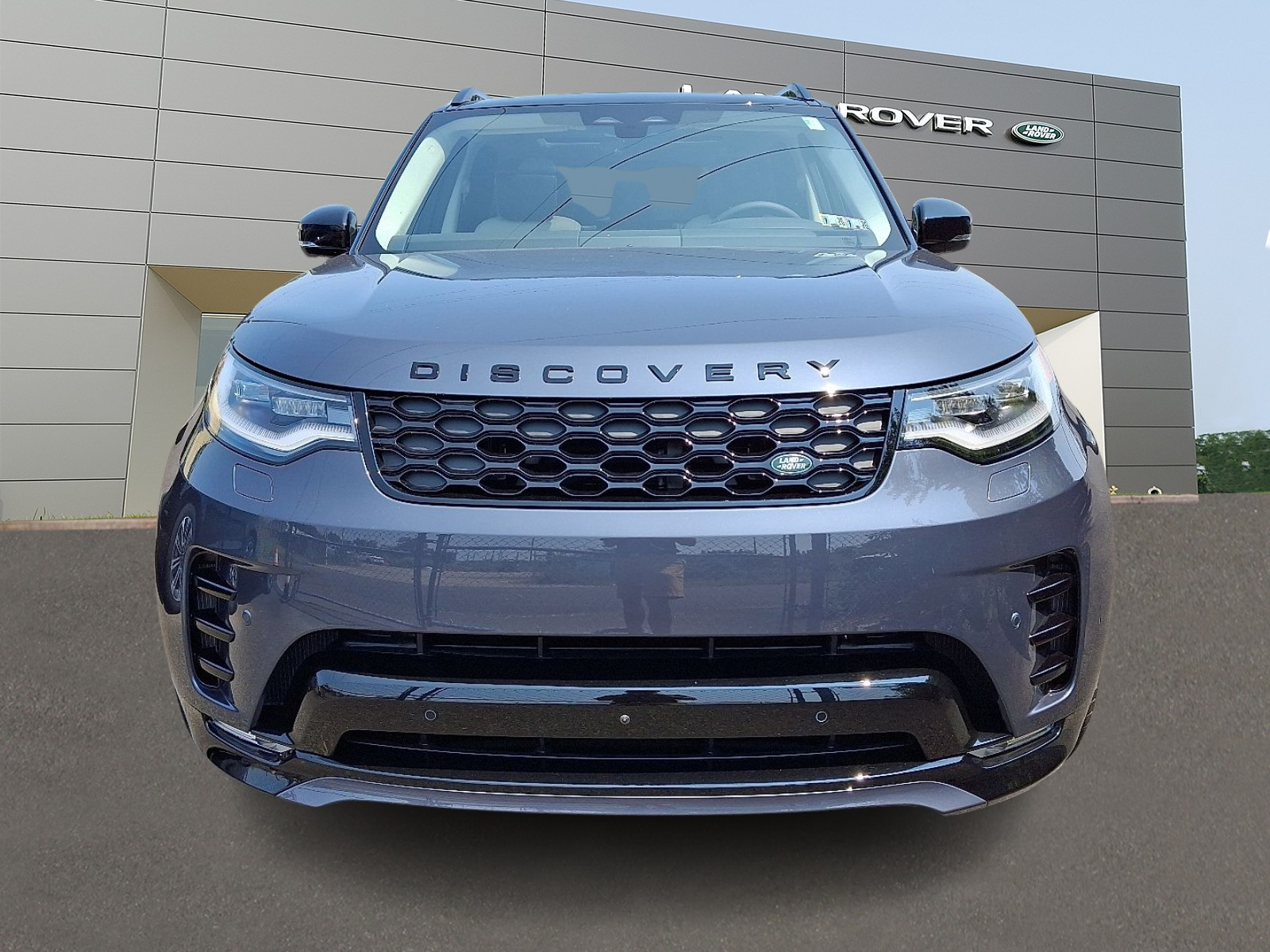 2025 Land Rover Discovery P360 Dynamic SE photo 5