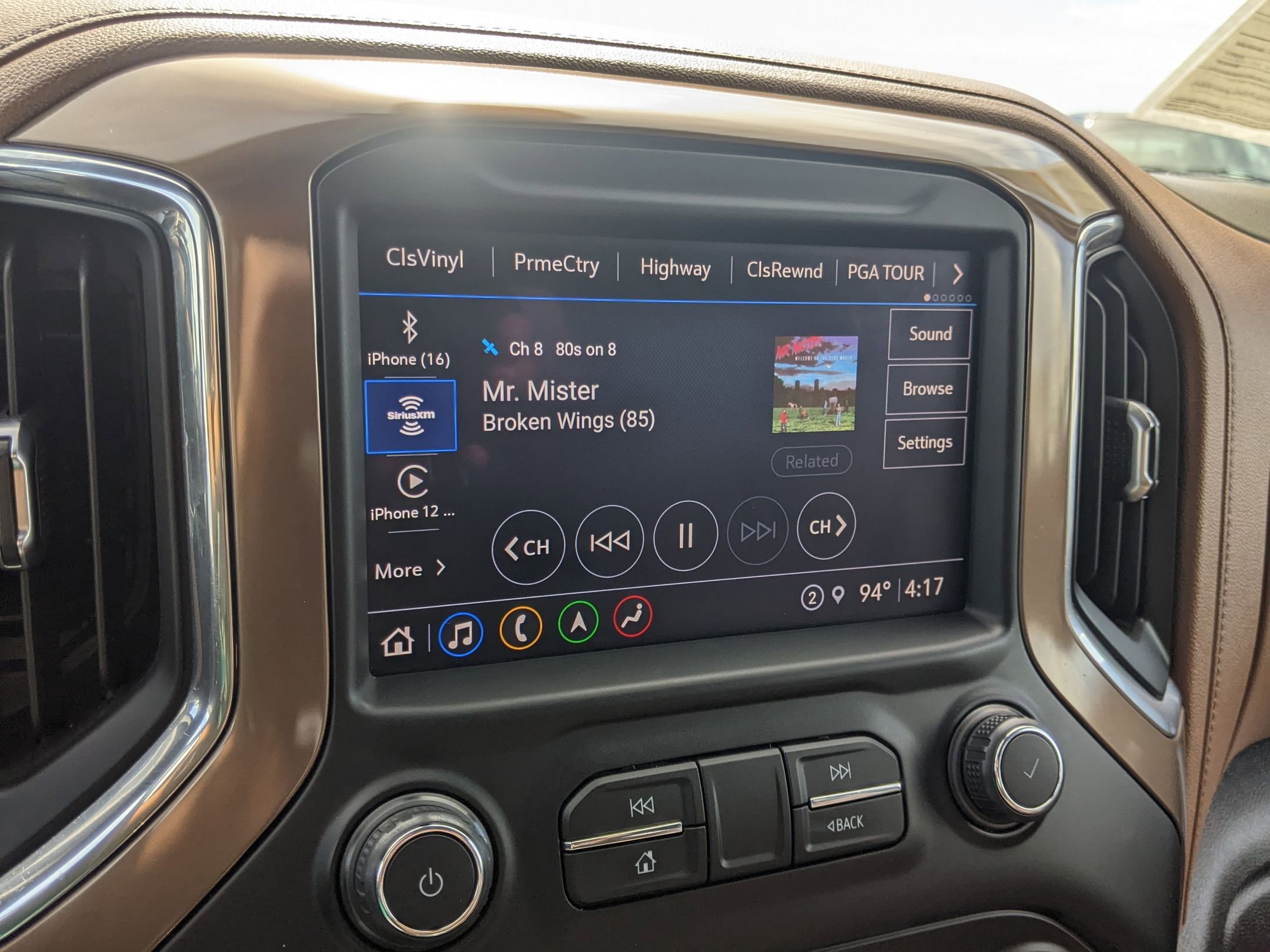 2021 Chevrolet Silverado 1500 High Country photo 16