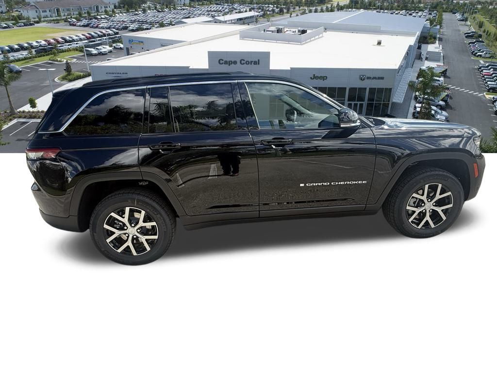2025 Jeep Grand Cherokee Limited photo 3